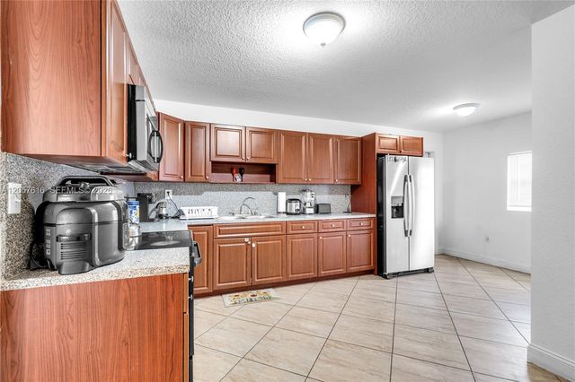 1420 NW 195th St, Miami Gardens, FL 33169