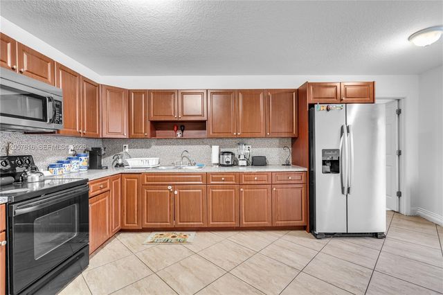 1420 NW 195th St, Miami Gardens, FL 33169