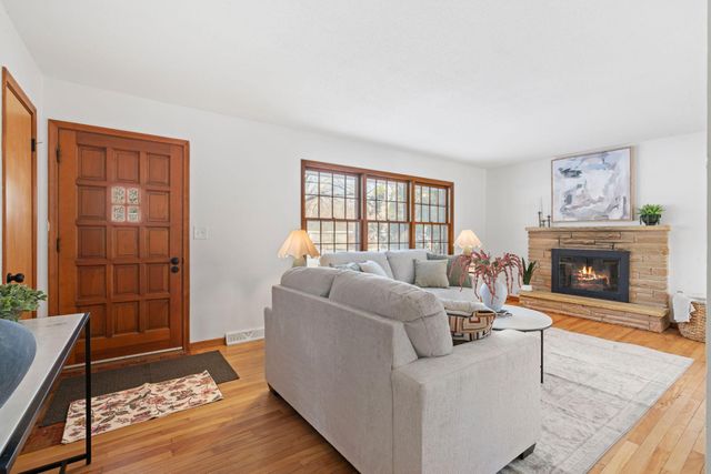 4409 W 89th Street, Bloomington, MN 55437