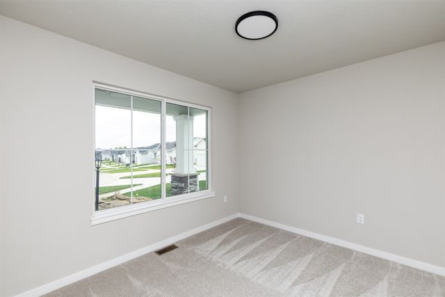1099 NE 64th Avenue, Des Moines, IA 50313