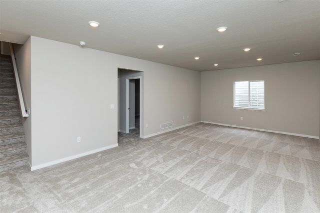 1099 NE 64th Avenue, Des Moines, IA 50313