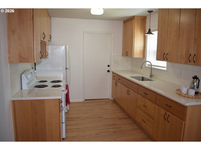 1200 Ne 57TH Ave, Portland, OR 97213