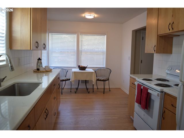 1200 Ne 57TH Ave, Portland, OR 97213