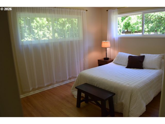 1200 Ne 57TH Ave, Portland, OR 97213