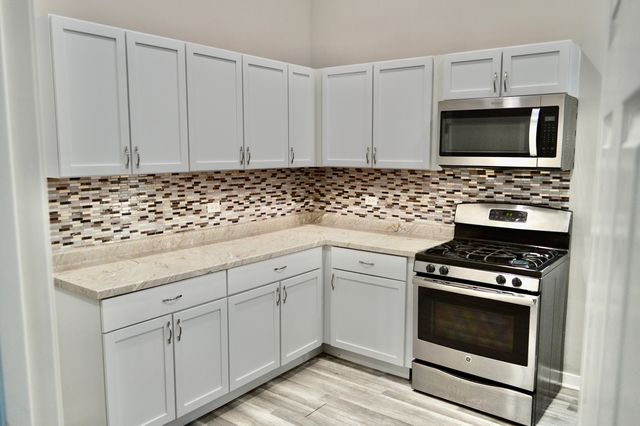 522 W 81st Street 1, Chicago, IL 60619