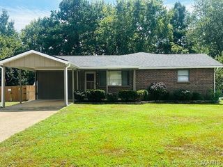 318 E Henry Street, Poplar Bluff, MO 63901