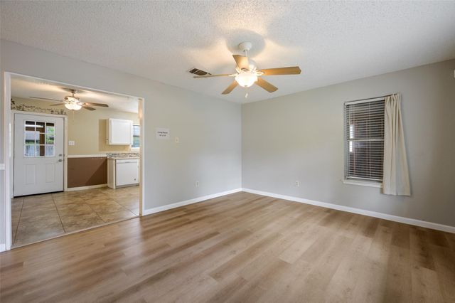 1119 Chester Street, Cleburne, TX 76033
