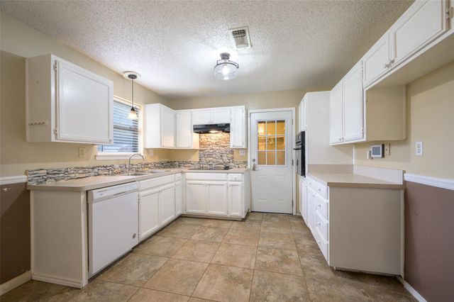 1119 Chester Street, Cleburne, TX 76033