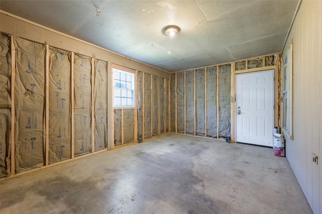 1119 Chester Street, Cleburne, TX 76033
