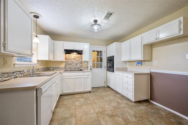1119 Chester Street, Cleburne, TX 76033