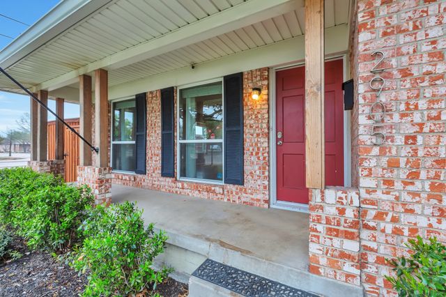 2905 Eric Lane, Farmers Branch, TX 75234