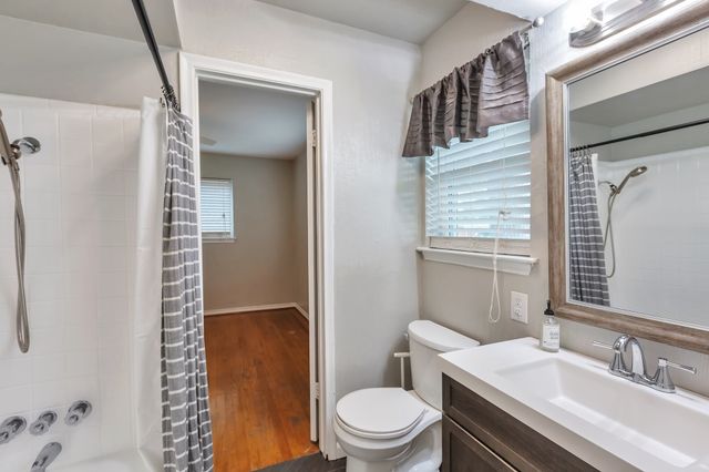 2905 Eric Lane, Farmers Branch, TX 75234