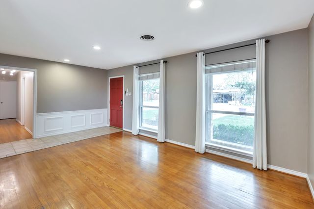 2905 Eric Lane, Farmers Branch, TX 75234
