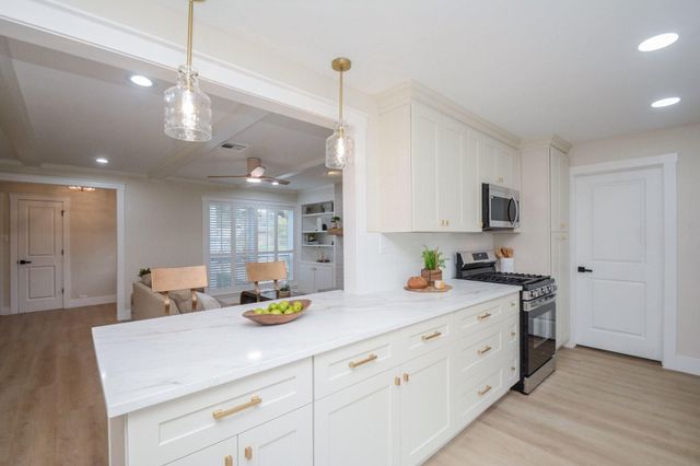 2515 Briarpark Drive, Houston, TX 77042