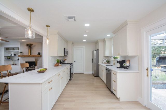 2515 Briarpark Drive, Houston, TX 77042