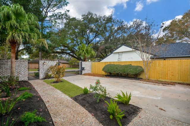 2515 Briarpark Drive, Houston, TX 77042