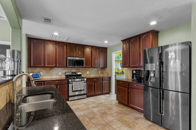 3213 Evening Wind Road, Denton, TX 76208