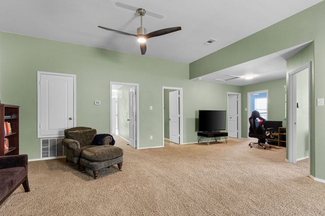 3213 Evening Wind Road, Denton, TX 76208