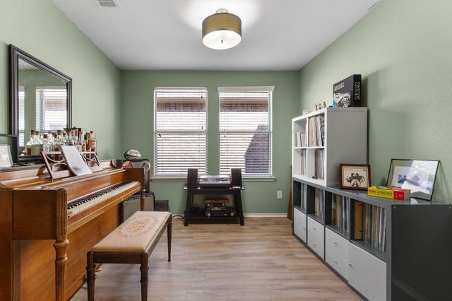 3213 Evening Wind Road, Denton, TX 76208