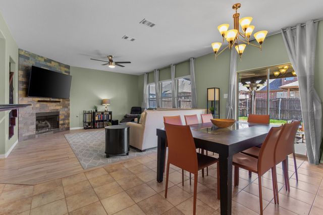 3213 Evening Wind Road, Denton, TX 76208