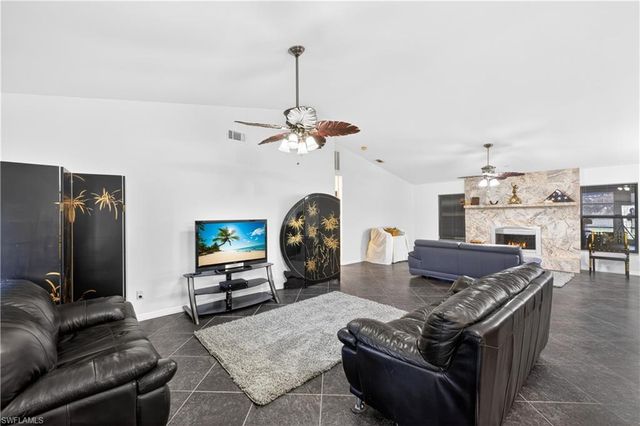 6670 Pangola RD, Fort Myers, FL 33905