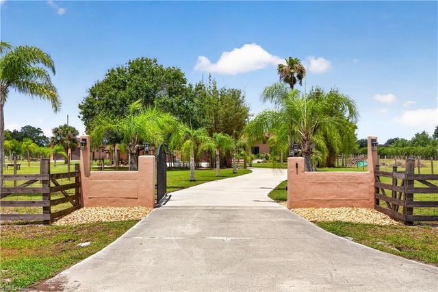 6670 Pangola RD, Fort Myers, FL 33905