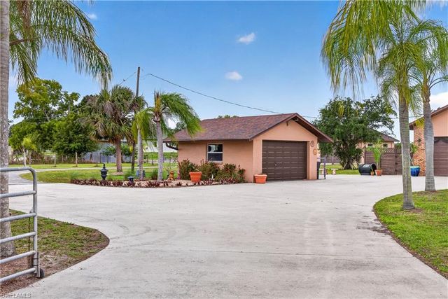 6670 Pangola RD, Fort Myers, FL 33905