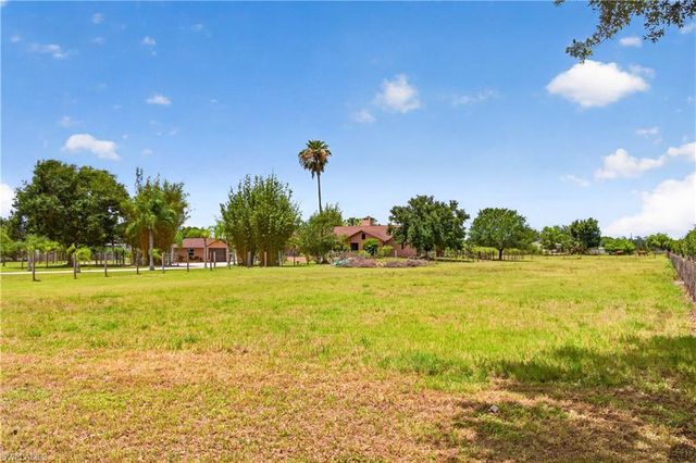 6670 Pangola RD, Fort Myers, FL 33905