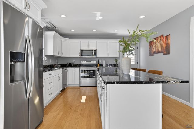 945 ENCHANTMENT RD, Rapid City, SD 57701