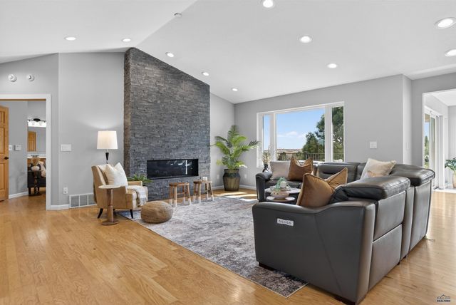 945 ENCHANTMENT RD, Rapid City, SD 57701