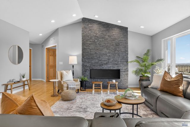 945 ENCHANTMENT RD, Rapid City, SD 57701