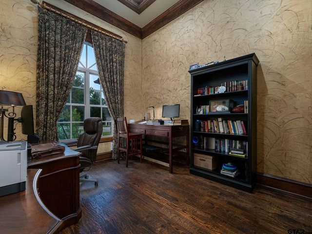 2025 Stonegate Valley Dr, Tyler, TX 75703