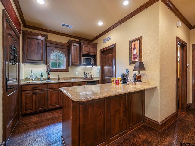 2025 Stonegate Valley Dr, Tyler, TX 75703