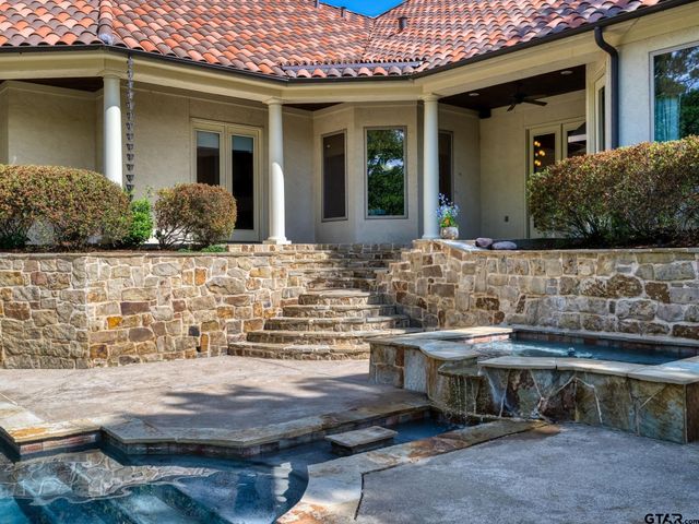 2025 Stonegate Valley Dr, Tyler, TX 75703