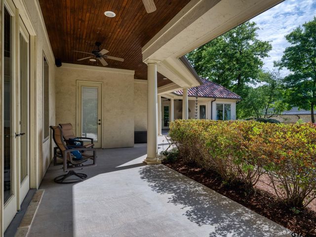 2025 Stonegate Valley Dr, Tyler, TX 75703