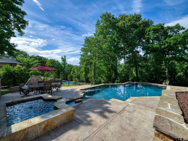 2025 Stonegate Valley Dr, Tyler, TX 75703