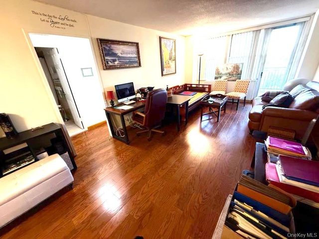 4140 Union Street 6S, Flushing, NY 11355