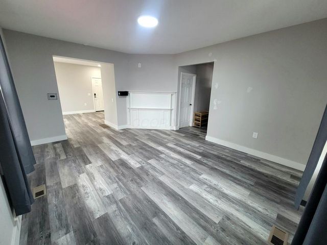 12 E Saint Clair Street, Newark, OH 43055