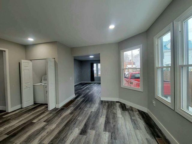 12 E Saint Clair Street, Newark, OH 43055