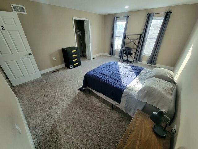 12 E Saint Clair Street, Newark, OH 43055