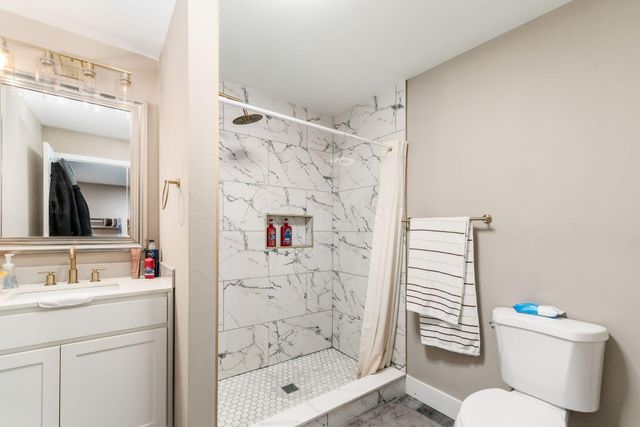 12 E Saint Clair Street, Newark, OH 43055