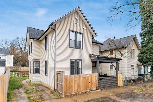 12 E Saint Clair Street, Newark, OH 43055