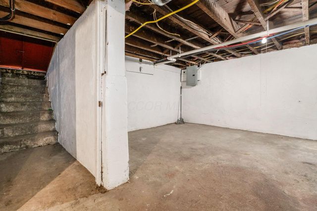 12 E Saint Clair Street, Newark, OH 43055