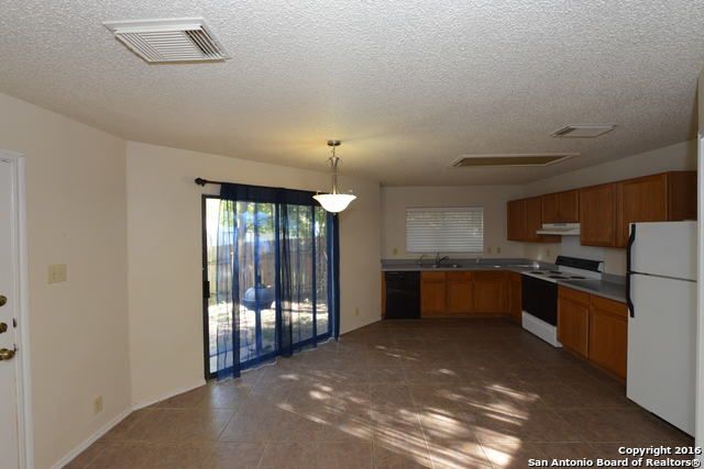 4914 Port Kenton, San Antonio, TX 78240