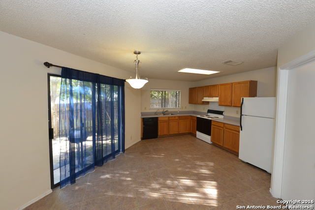 4914 Port Kenton, San Antonio, TX 78240
