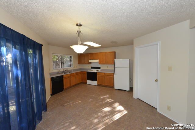 4914 Port Kenton, San Antonio, TX 78240