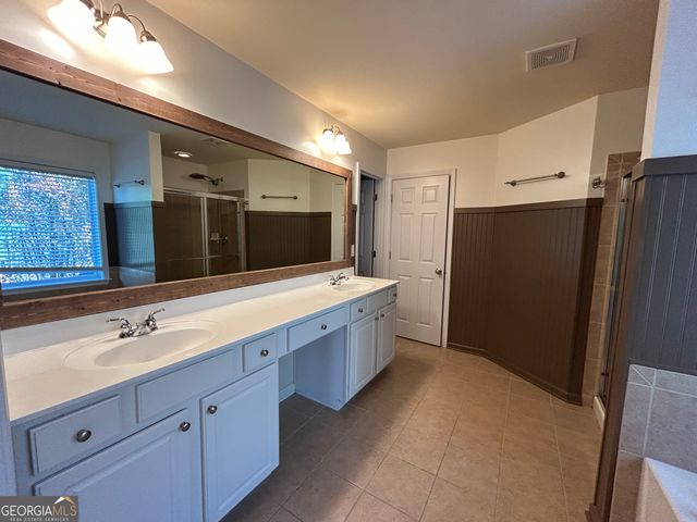 706 Oracle Drive, Lawrenceville, GA 30043