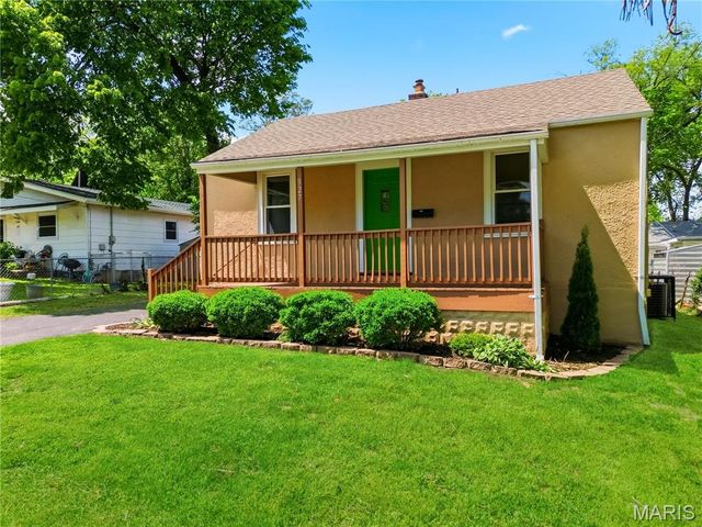 927 N Elm Avenue, Webster Groves, MO 63119