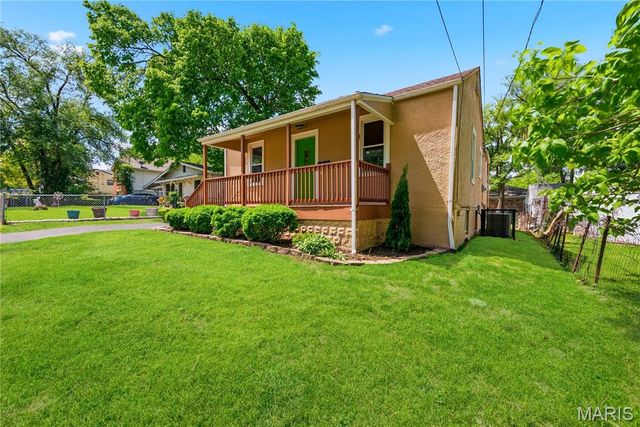 927 N Elm Avenue, Webster Groves, MO 63119
