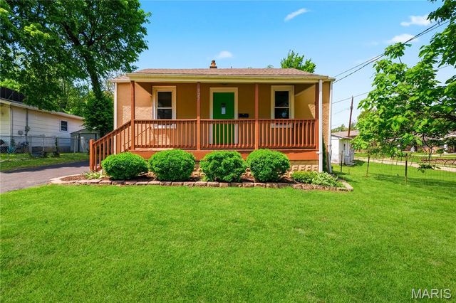 927 N Elm Avenue, Webster Groves, MO 63119